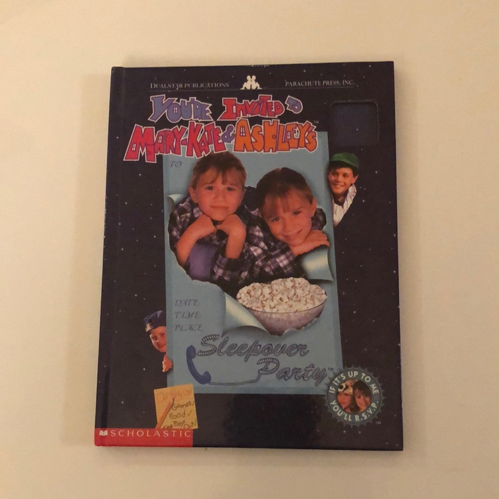 You’re invited to Mary-Kate & Ashley’s Sleepover Party